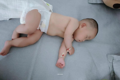 沈阳六个月宝宝眼睛散光 沈阳六个月宝宝眼睛散光